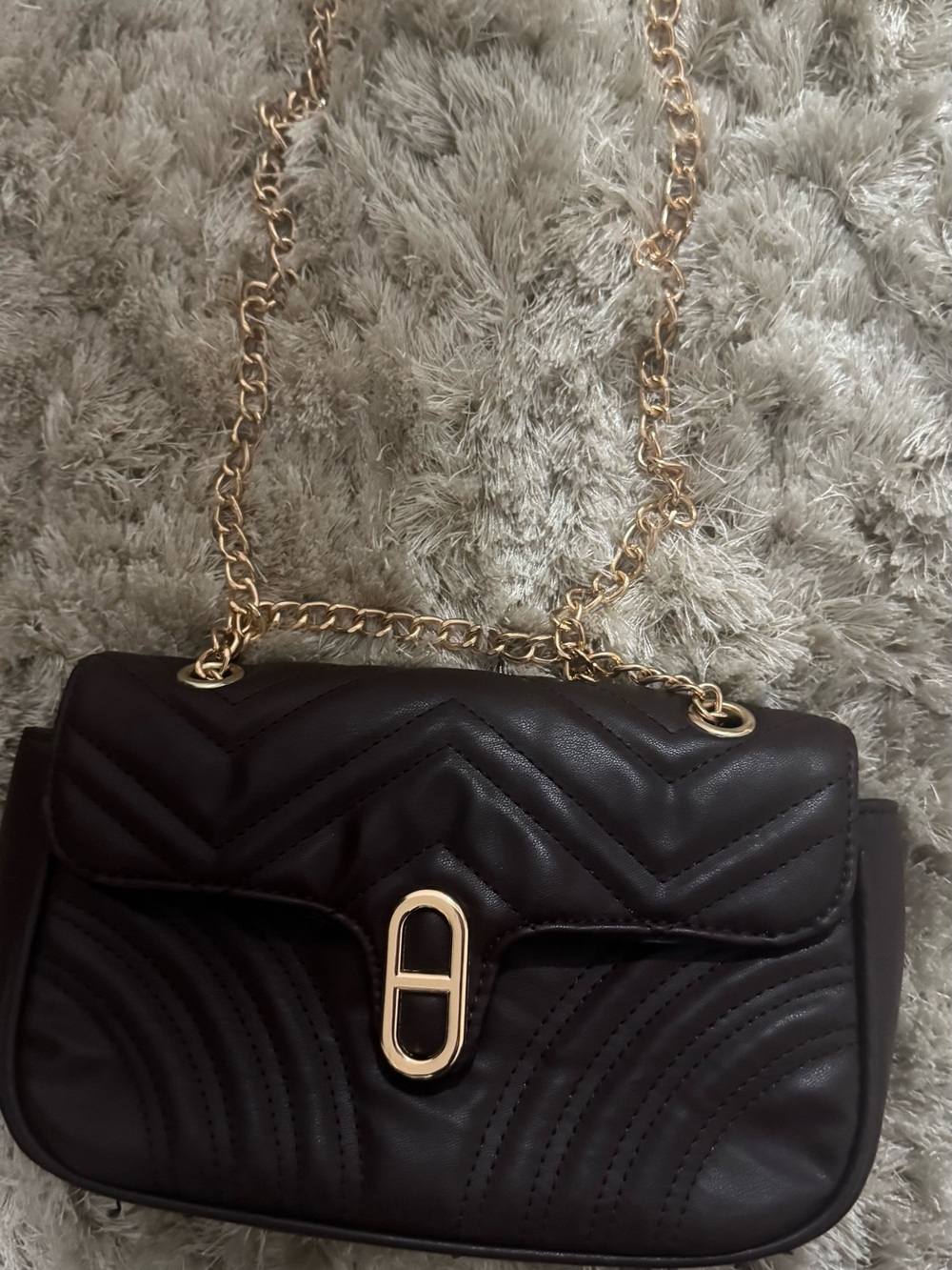 Black Quilted Chain Strap Crossbody Bag - Unbranded